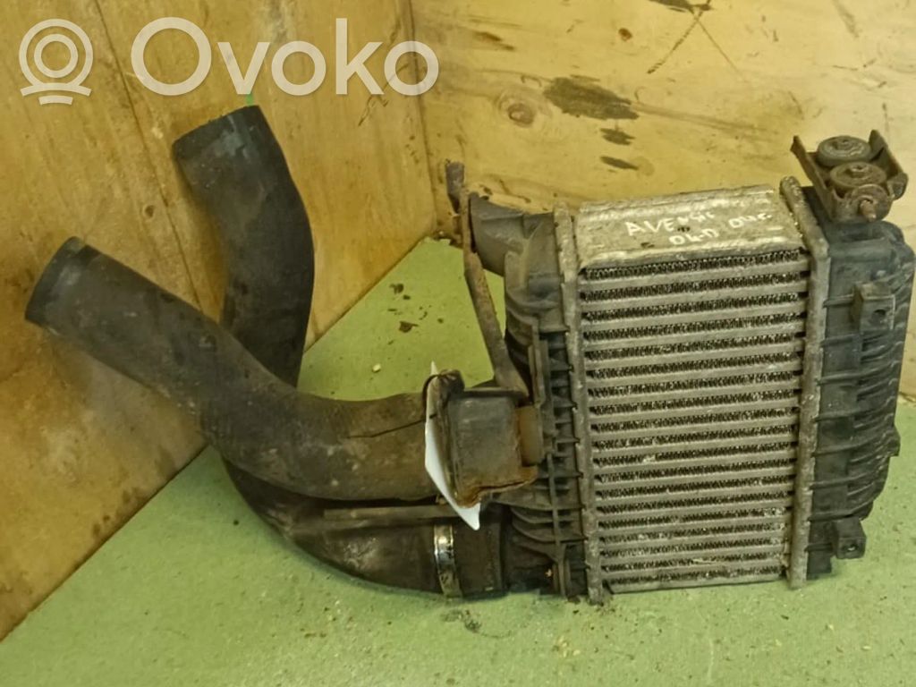 Toyota Avensis T220 Interkūlerio radiatorius 