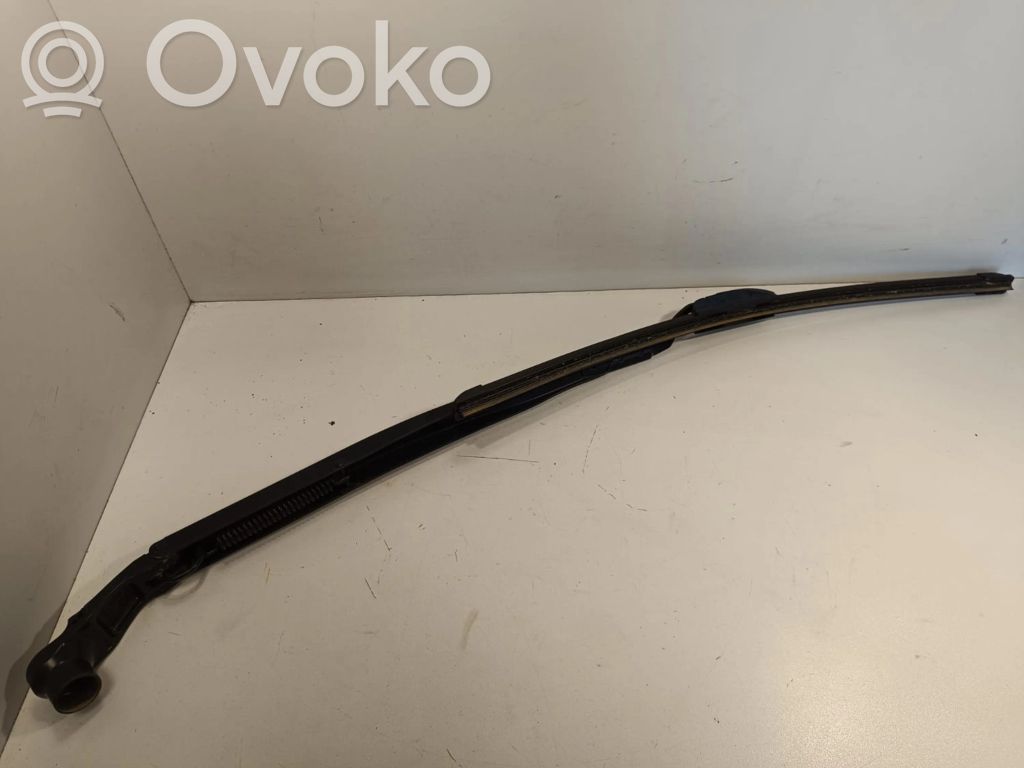 Jeep Grand Cherokee Front wiper blade arm 