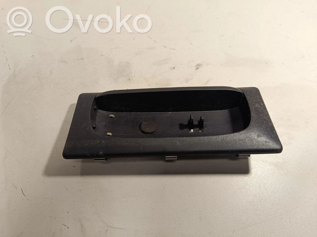 Jeep Grand Cherokee Kita salono detalė 
