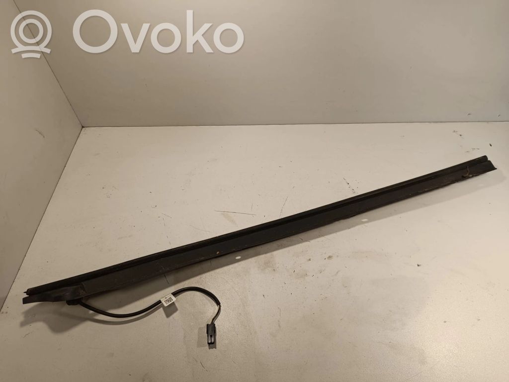 Jeep Grand Cherokee Garniture latéral de hayon / coffre 