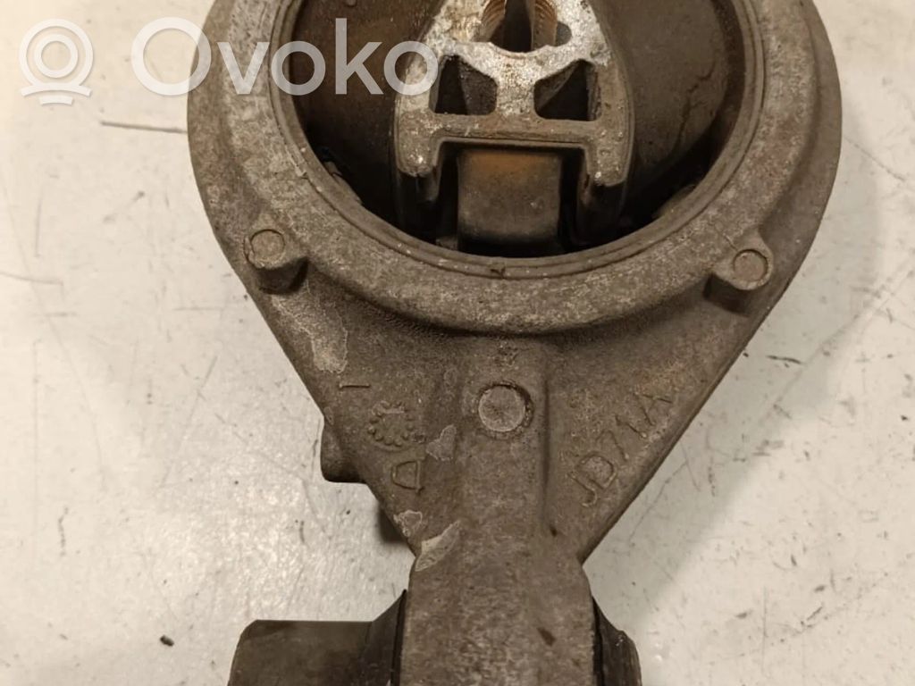 Nissan Qashqai Engine mount bracket 