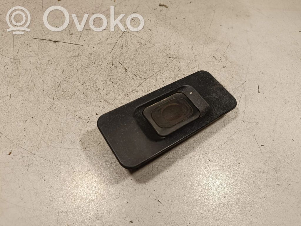 Jaguar XE Interruptor para abrir la puerta trasera 