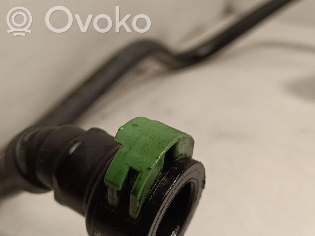 BMW X5 E70 Manguera/tubo del refrigerador de aceite de la caja de cambios 