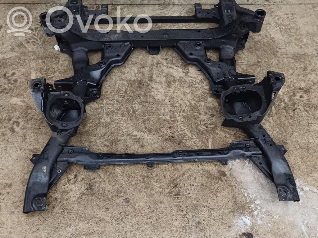 BMW X5 E70 Priekinis traversas 