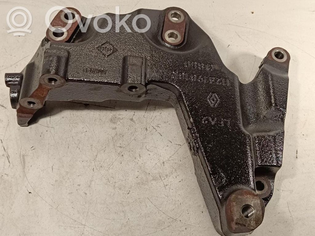 Nissan Qashqai+2 Łapa / Mocowanie silnika 