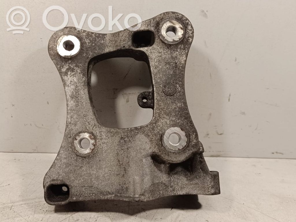 Opel Insignia B Engine mounting bracket 