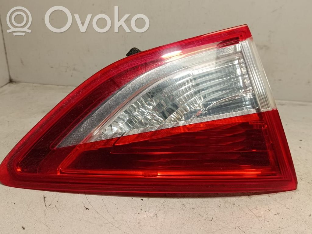 Ford Kuga II Lampy tylnej klapy bagażnika 