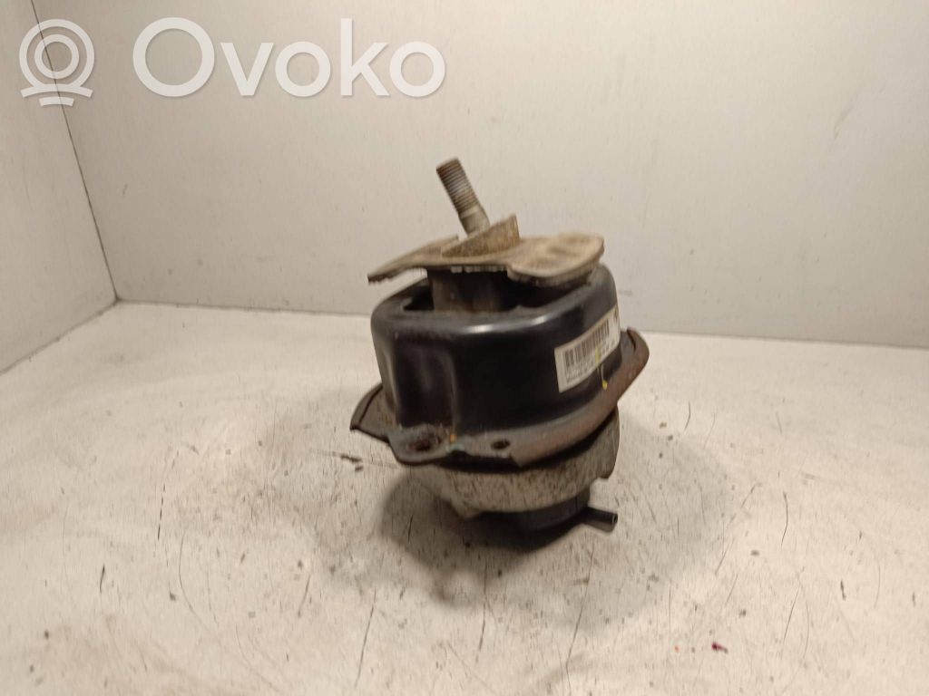 BMW X5 E70 Engine mount bracket 