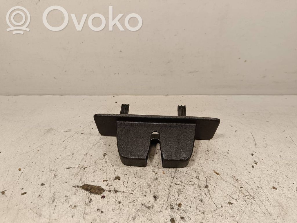 Jaguar XE Tailgate/boot lid lock trim 