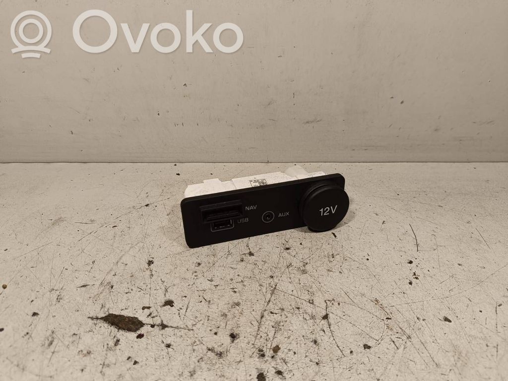 Jaguar XE Enchufe conector USB 