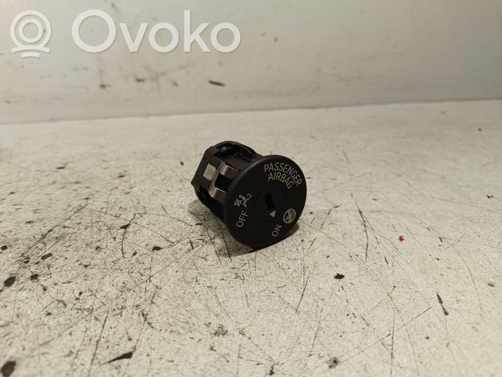 BMW X5 F15 Wyłącznik poduszki powietrznej Airbag pasażera 