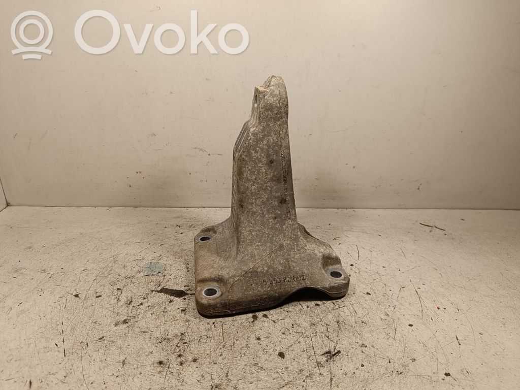 BMW 4 F32 F33 Engine mounting bracket 
