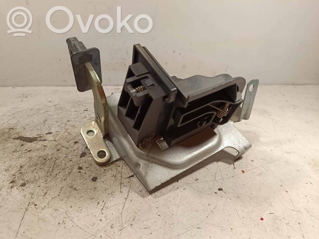 BMW 3 F30 F35 F31 Aizkara turētājs 