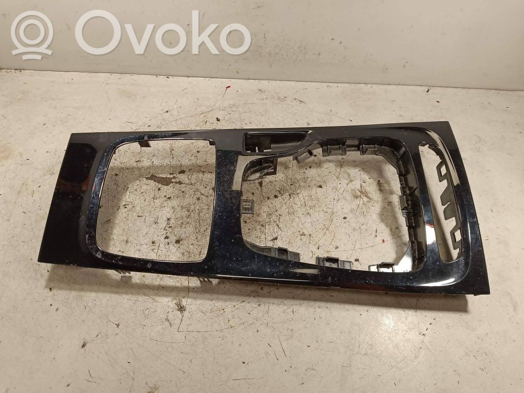 Opel Insignia B Ramka drążka zmiany biegów 