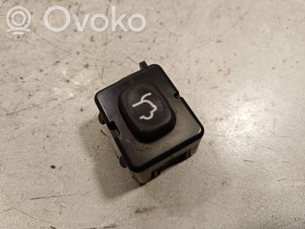 Jeep Grand Cherokee Interruptor para abrir la puerta trasera 