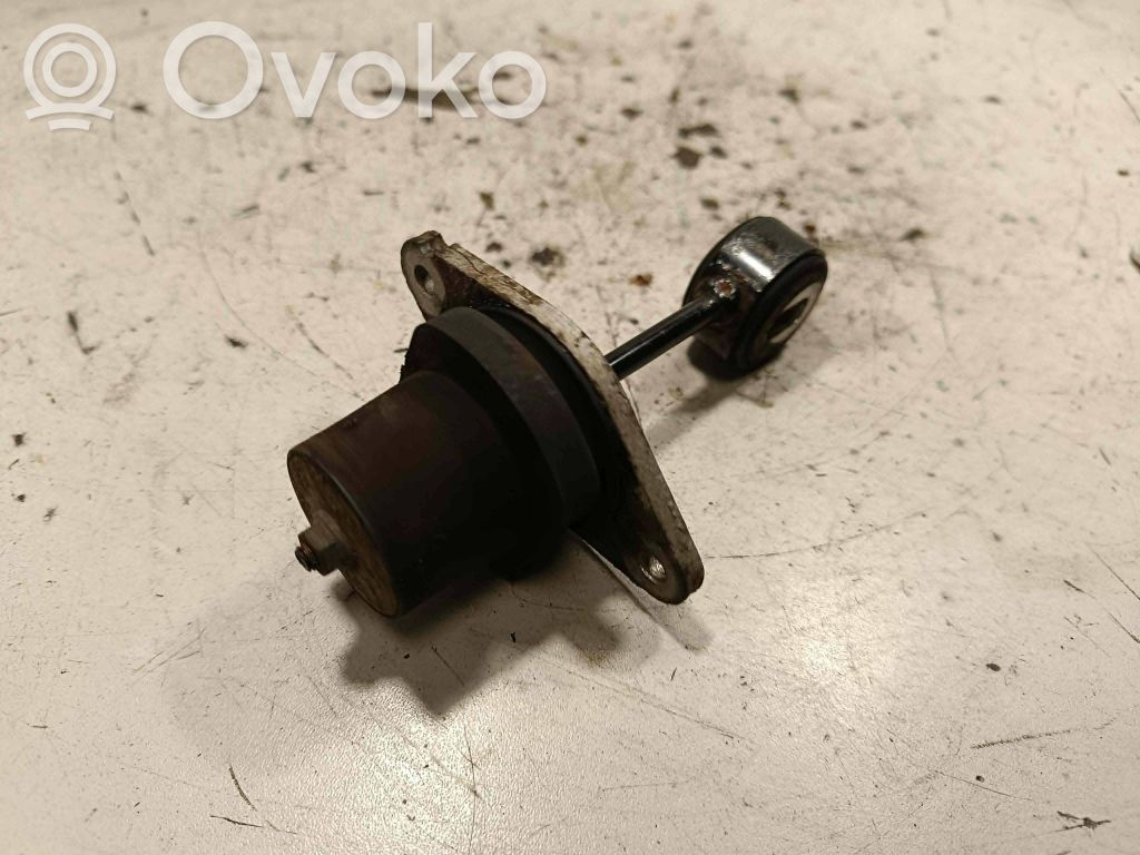 Audi Q7 4M Engine mounting bracket 