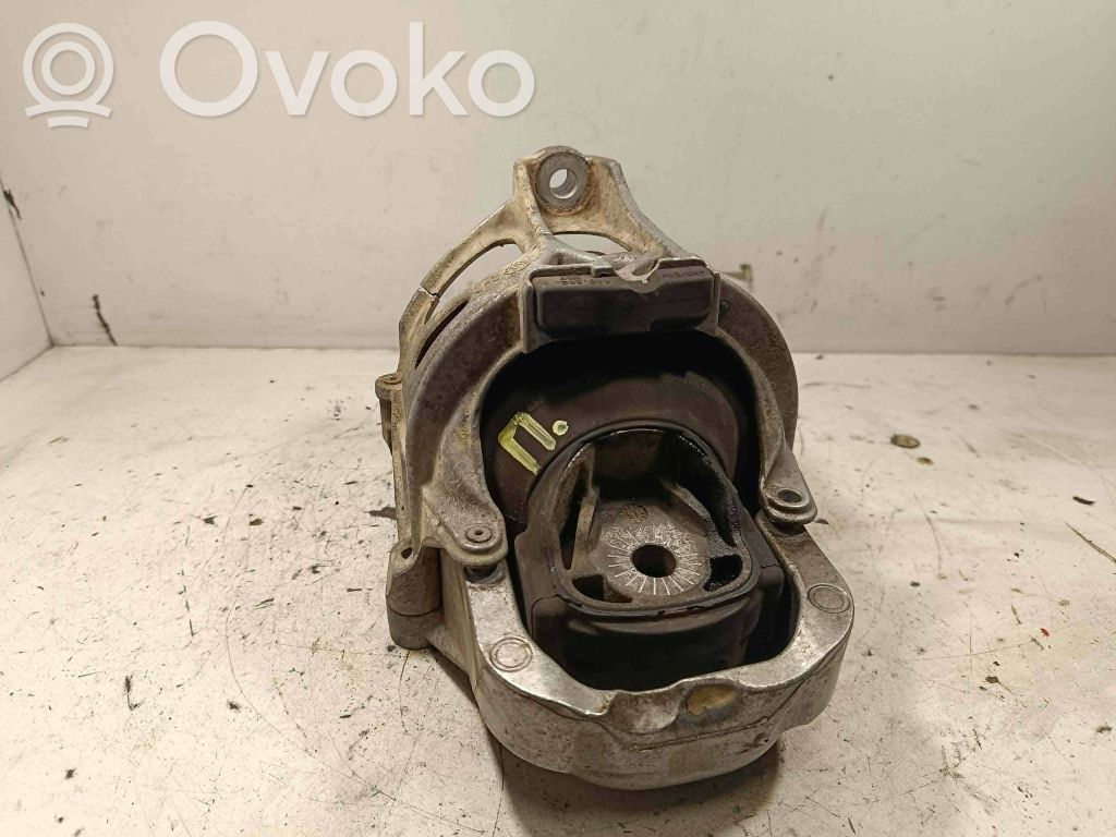 Audi Q7 4M Engine mount bracket 