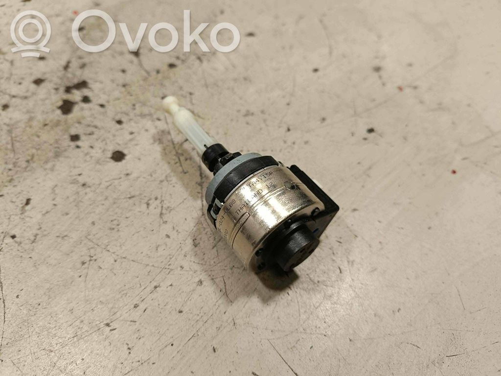 Audi Q7 4M Headlight level adjustment motor 