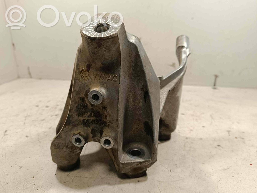 Audi Q7 4M Engine mounting bracket 