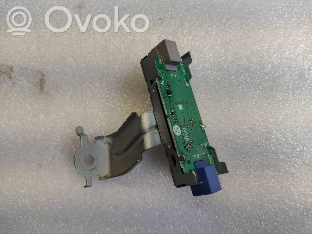 Toyota Corolla E210 E21 Antenos valdymo blokas 
