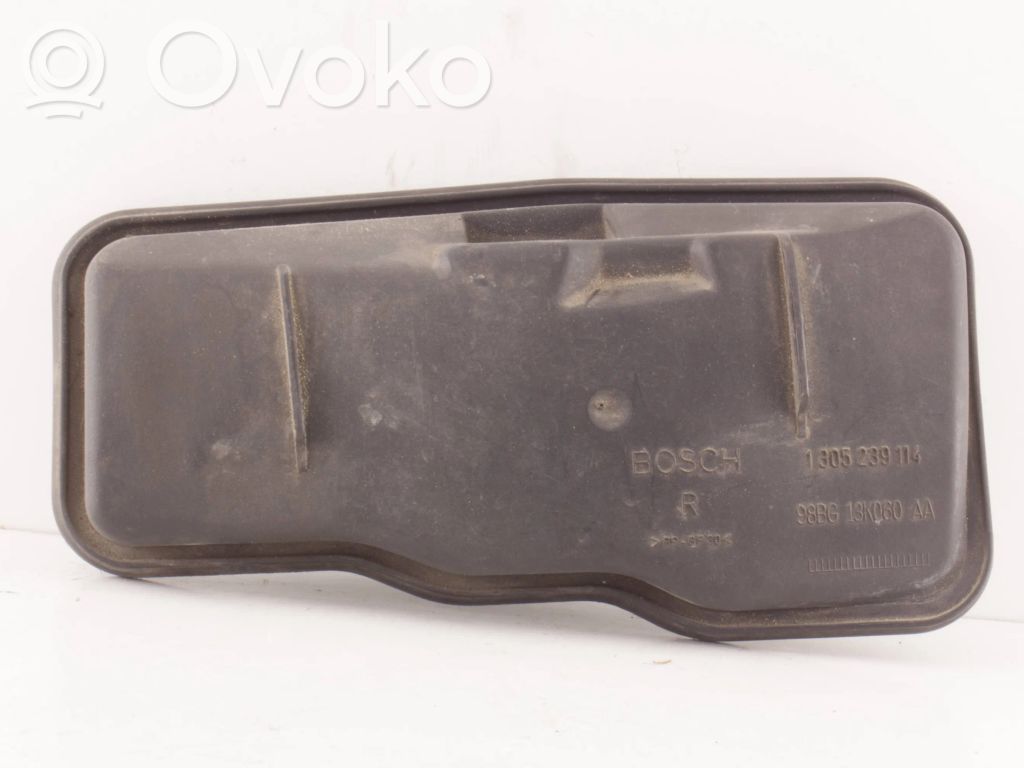 Ford Mondeo MK II Headlight/headlamp dust cover 