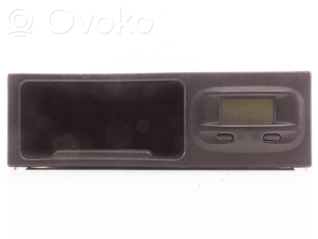 Mazda 323 F Screen/display/small screen 