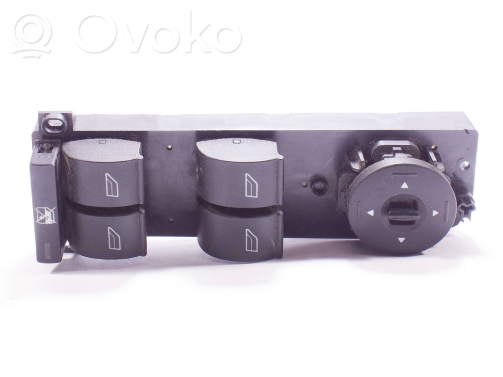 Ford Focus Electric window control switch 