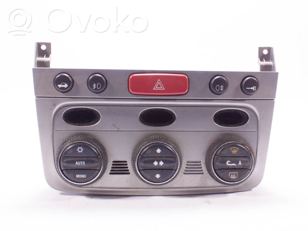 Climate control unit   E09374