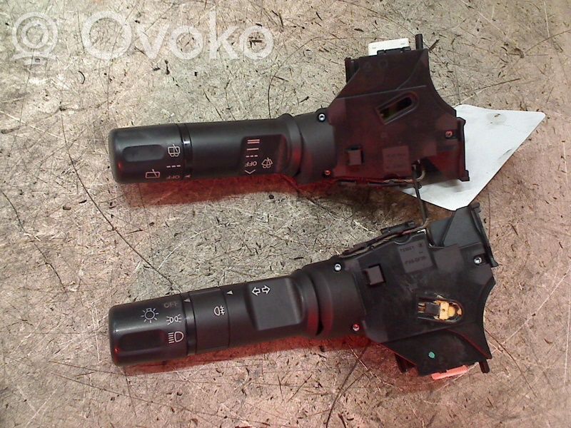 Mazda 2 Steering wheel buttons/switches 