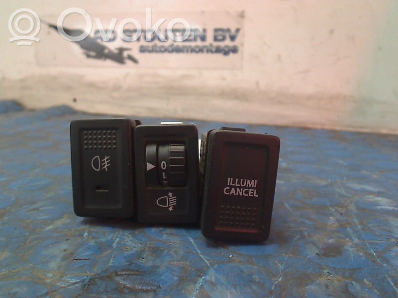 Suzuki Swift I Otros interruptores/perillas/selectores 