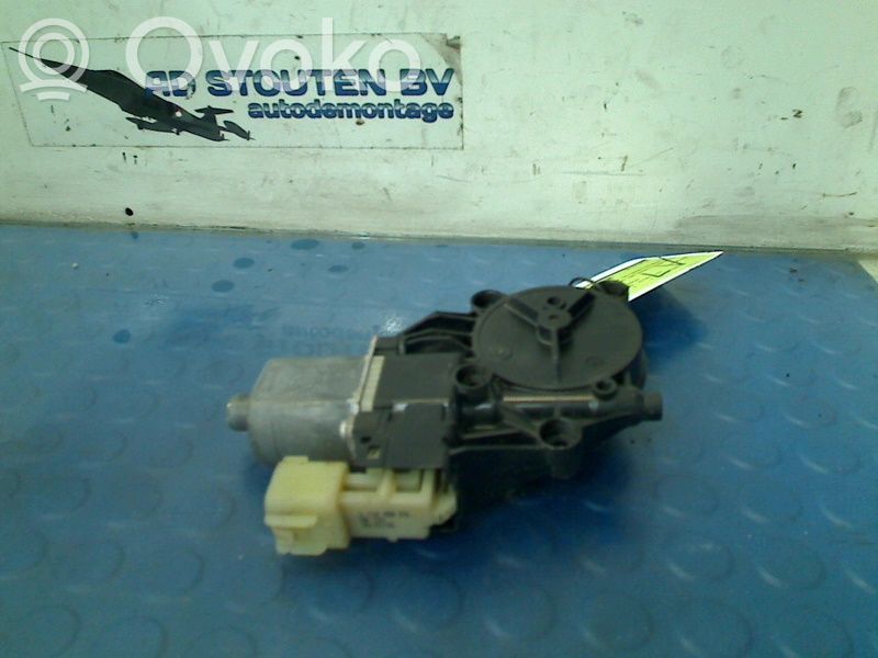 Ford Fiesta Moteur de lève-vitre de porte avant