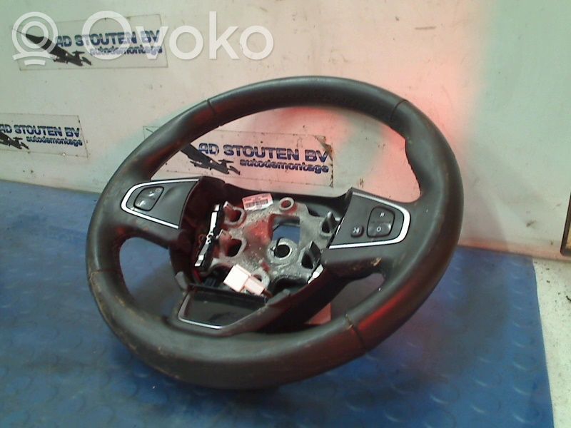 Renault Clio IV Lenkrad 