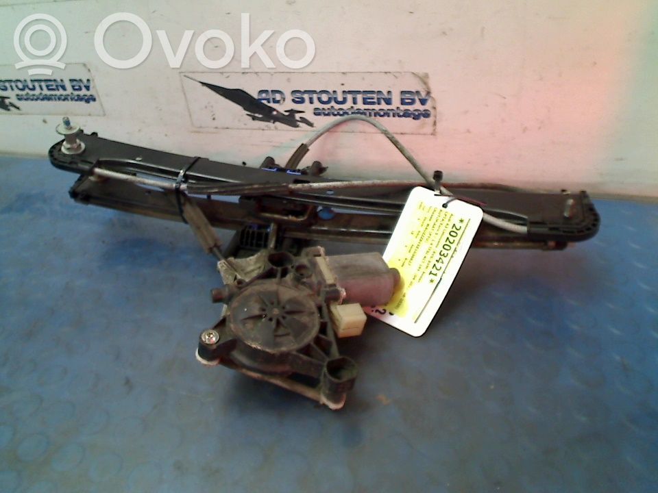 Audi A3 S3 8V Mechanizm podnoszenia szyby przedniej bez silnika 