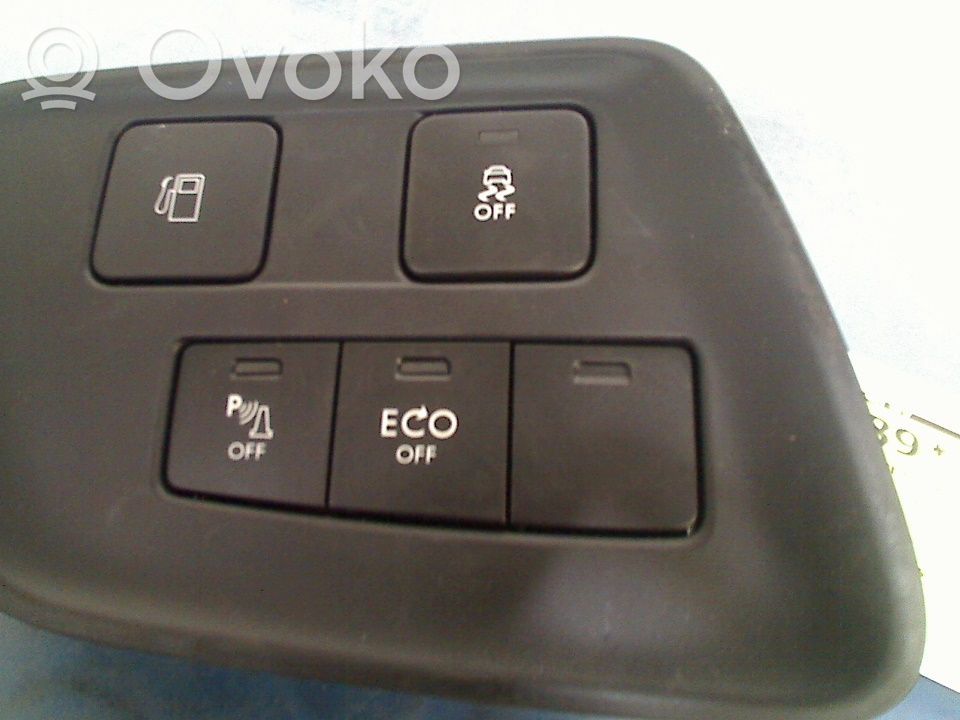 Citroen C4 II Fuel tank opening switch 