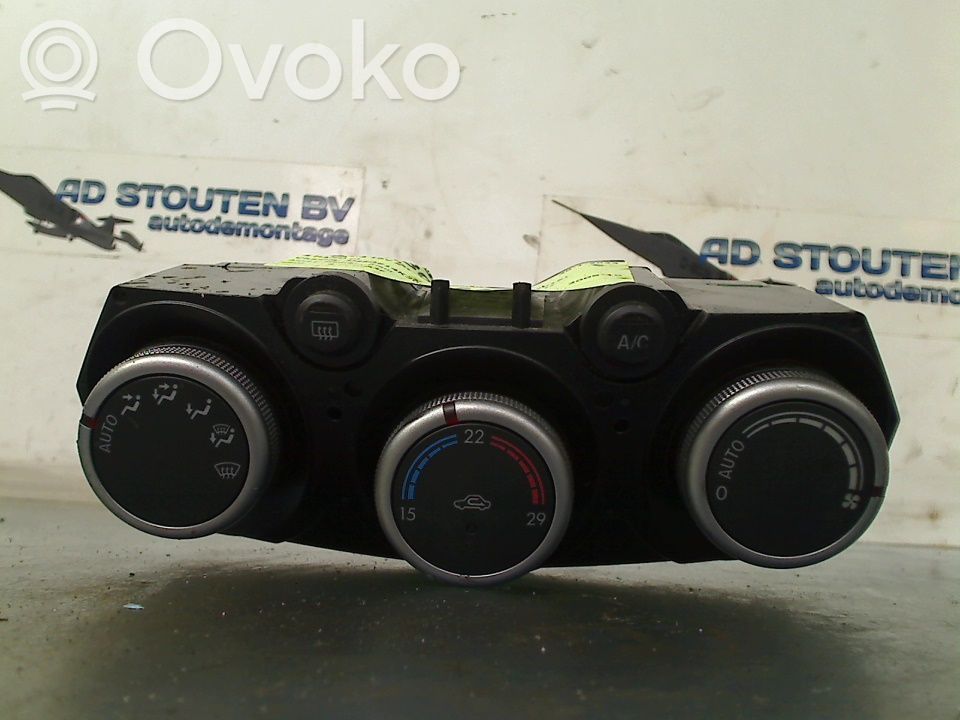 Mazda 2 Climate control unit 