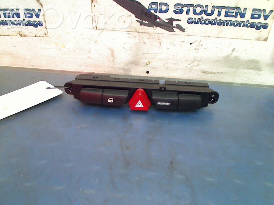 Botón interruptor de luz de peligro   937001H000,937001H000,937001H000