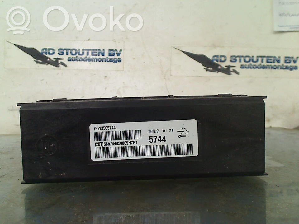 Opel Insignia A Comfort/convenience module 