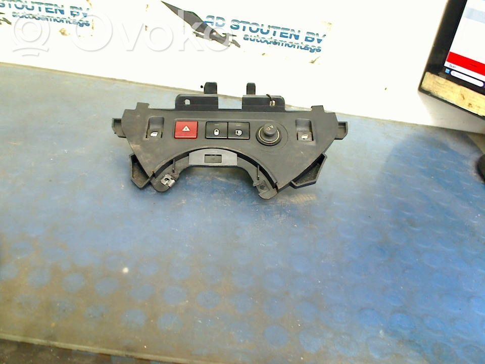 Comutator lumini pericol   9680931977,9680931977,9680931977