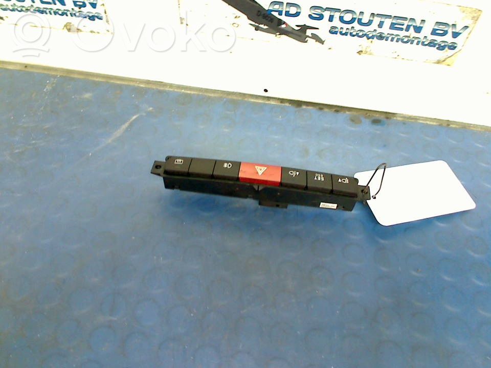 Botón interruptor de luz de peligro   33911,33911,33911