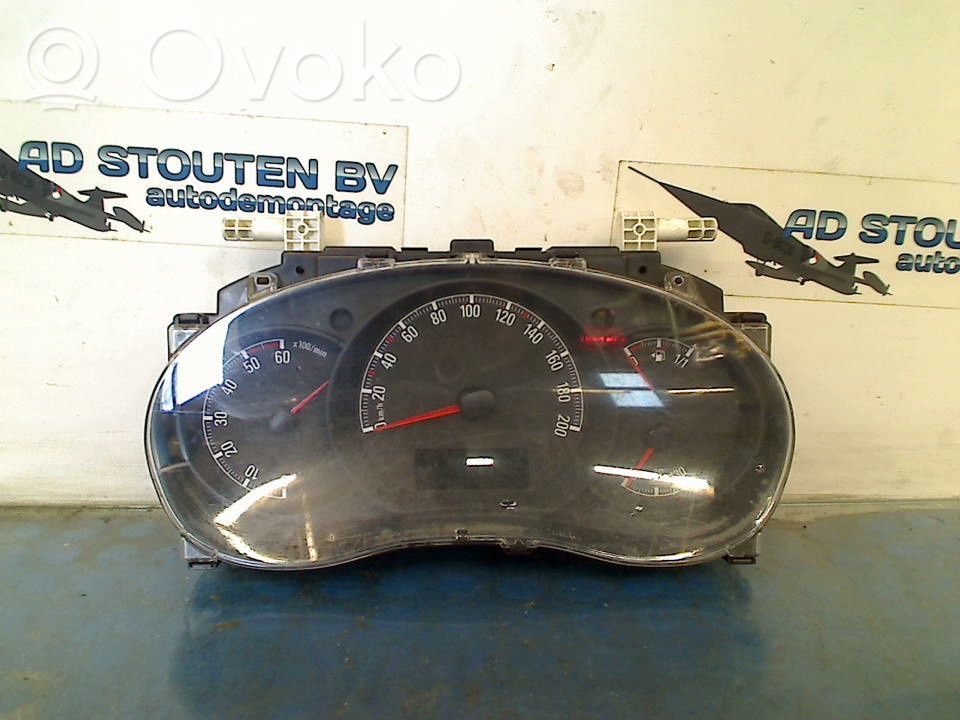 Opel Movano B Vitezometru (grup de instrumente) 