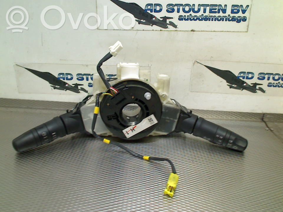 Nissan X-Trail T30 Pulsanti/interruttori sul volante
