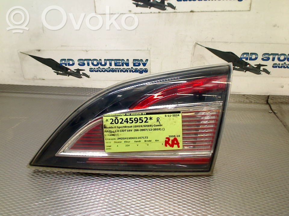 Mazda MX-6 Aizmugurējais lukturis virsbūvē 