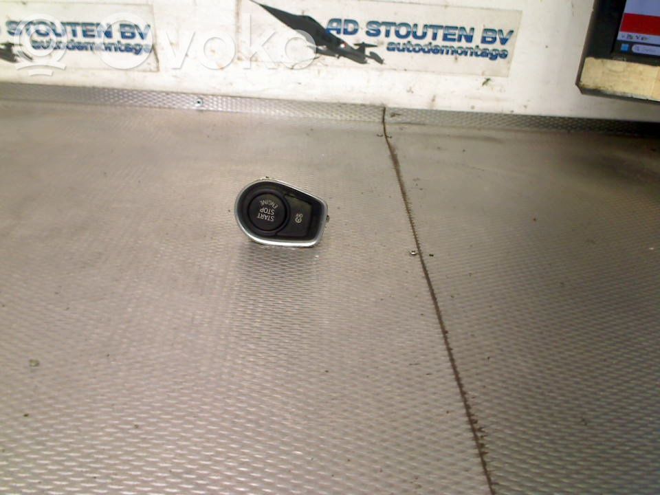 BMW 2 F46 Interruttore a pulsante start e stop motore
