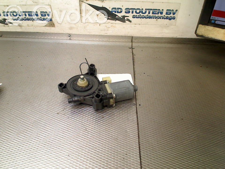 Volkswagen Golf VII Silnik regulatora szyby drzwi przednich 