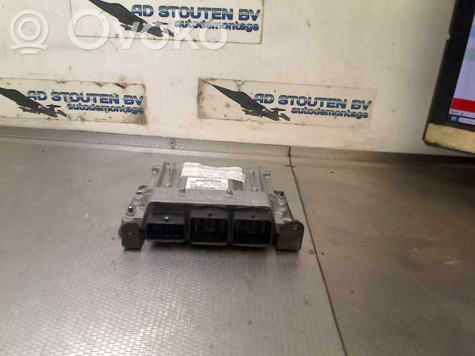 Peugeot 3008 I Engine control unit/module 