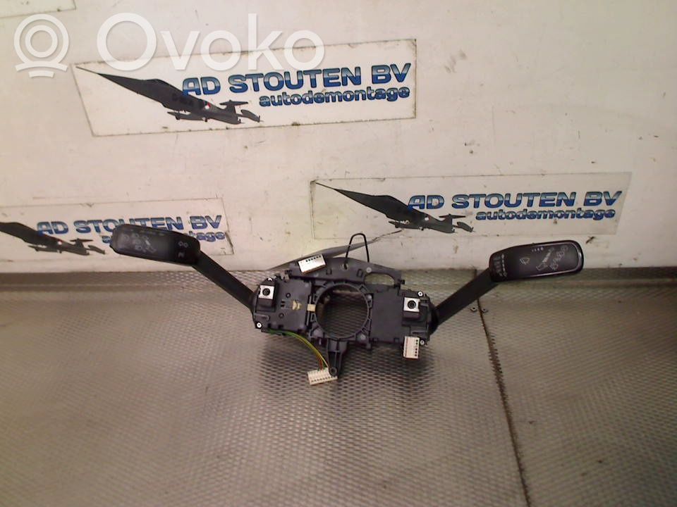 Seat Leon (5F) Boutons / interrupteurs volant 