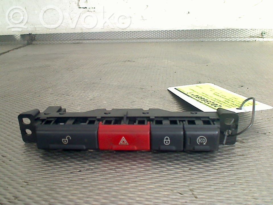 Land Rover Freelander 2 - LR2 Botón interruptor de luz de peligro 
