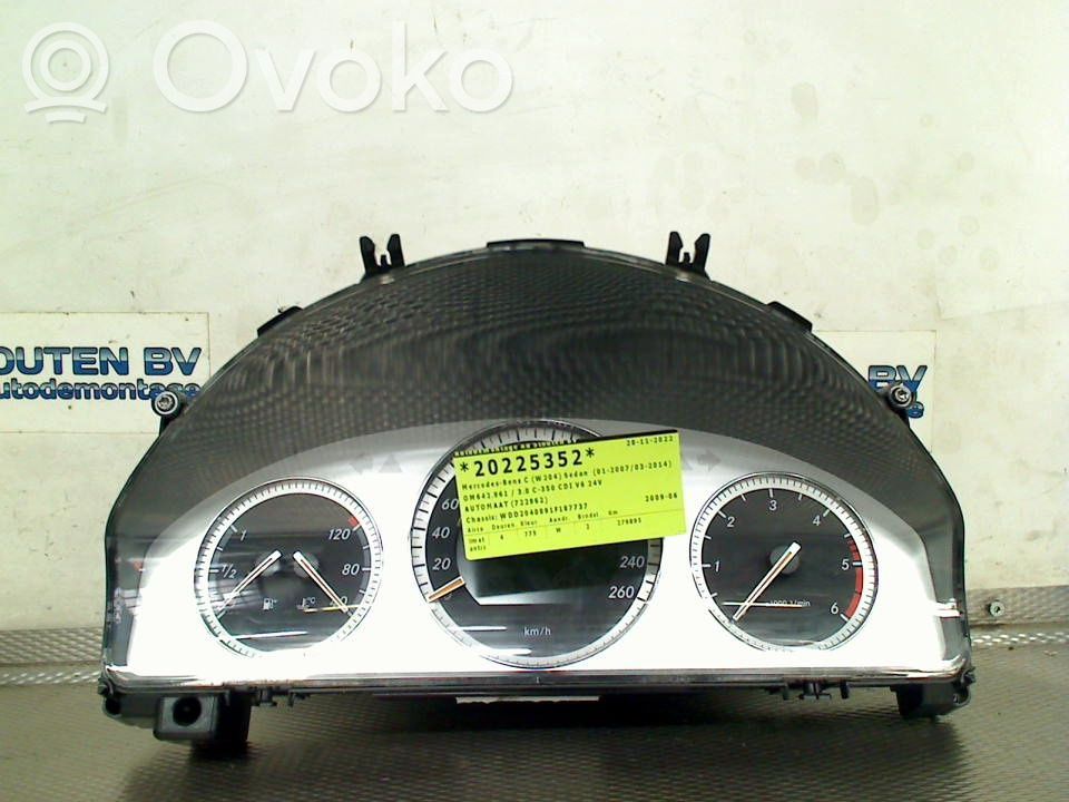 Mercedes-Benz C W204 Vitezometru (grup de instrumente)