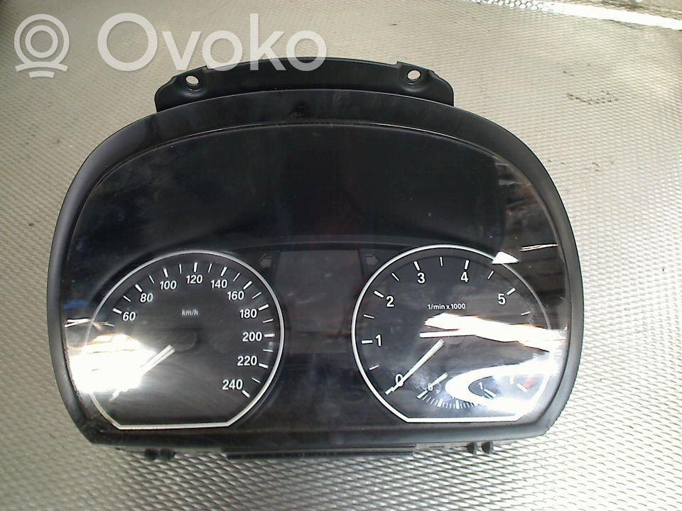 Geschwindigkeitsmesser Cockpit   102493262,102493262,102493262