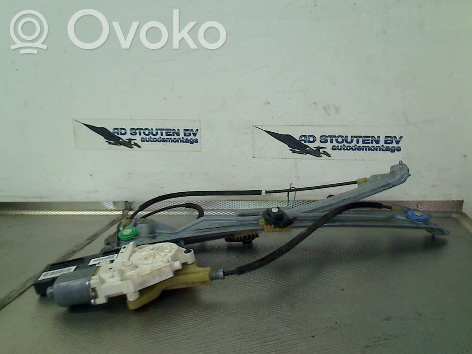Renault Laguna III Meccanismo di sollevamento del finestrino anteriore senza motorino 
